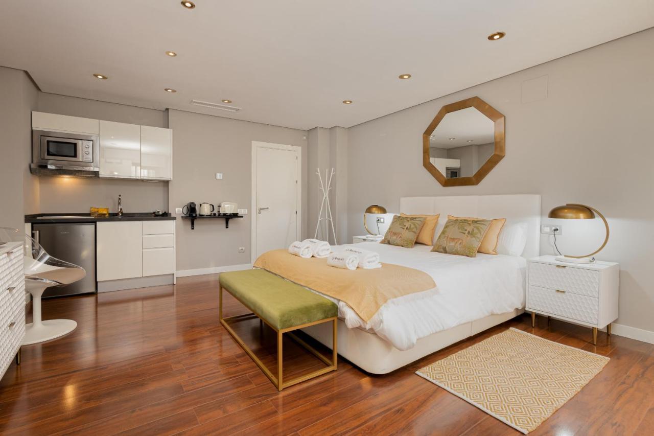 C30 Deluxe Studio With Terrace Into Cathedral Square Apartment Malaga Ngoại thất bức ảnh