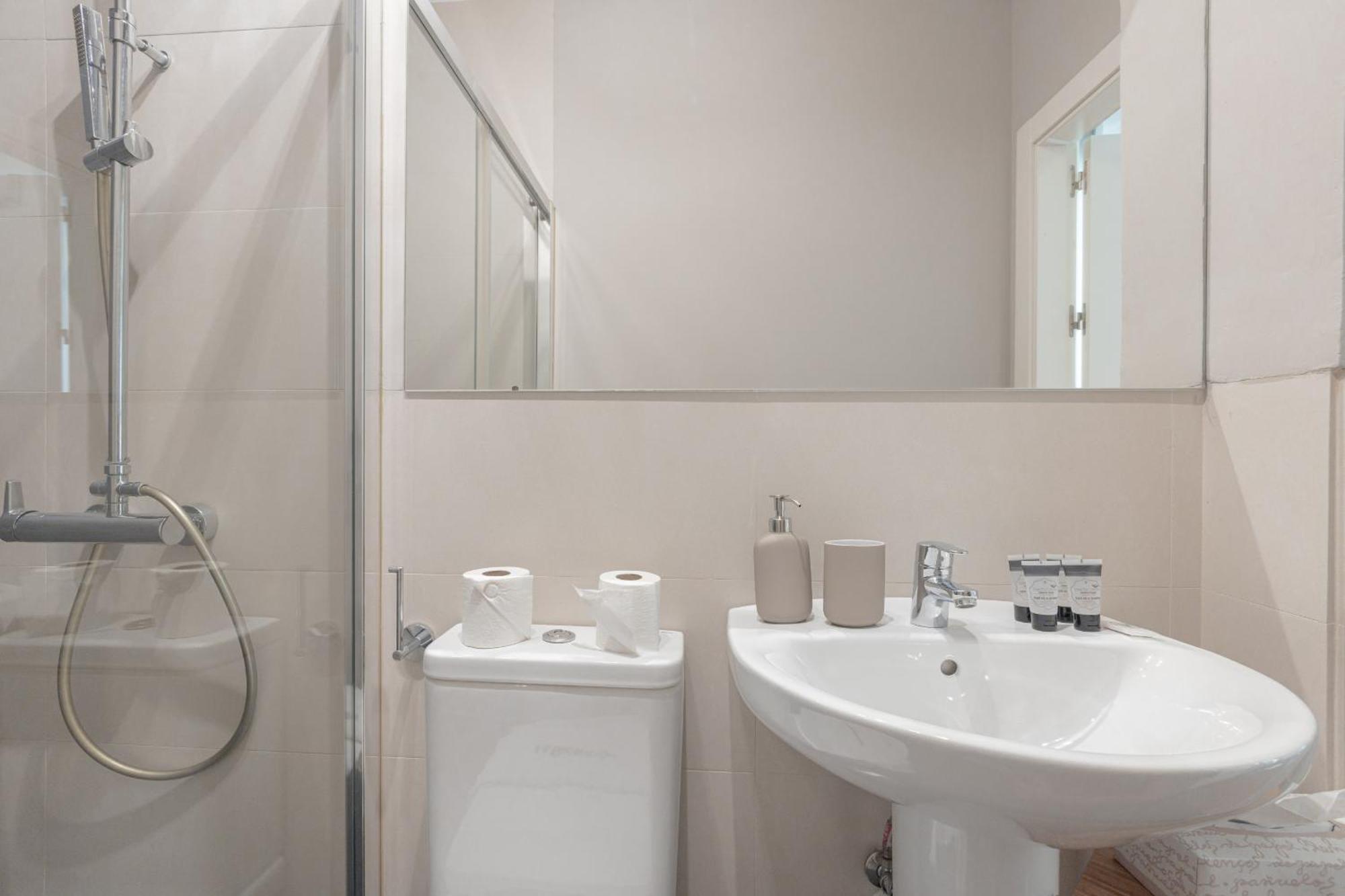C30 Deluxe Studio With Terrace Into Cathedral Square Apartment Malaga Ngoại thất bức ảnh
